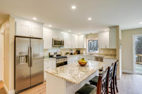 New York Escape with Game Room, Deck and Gas Grill!